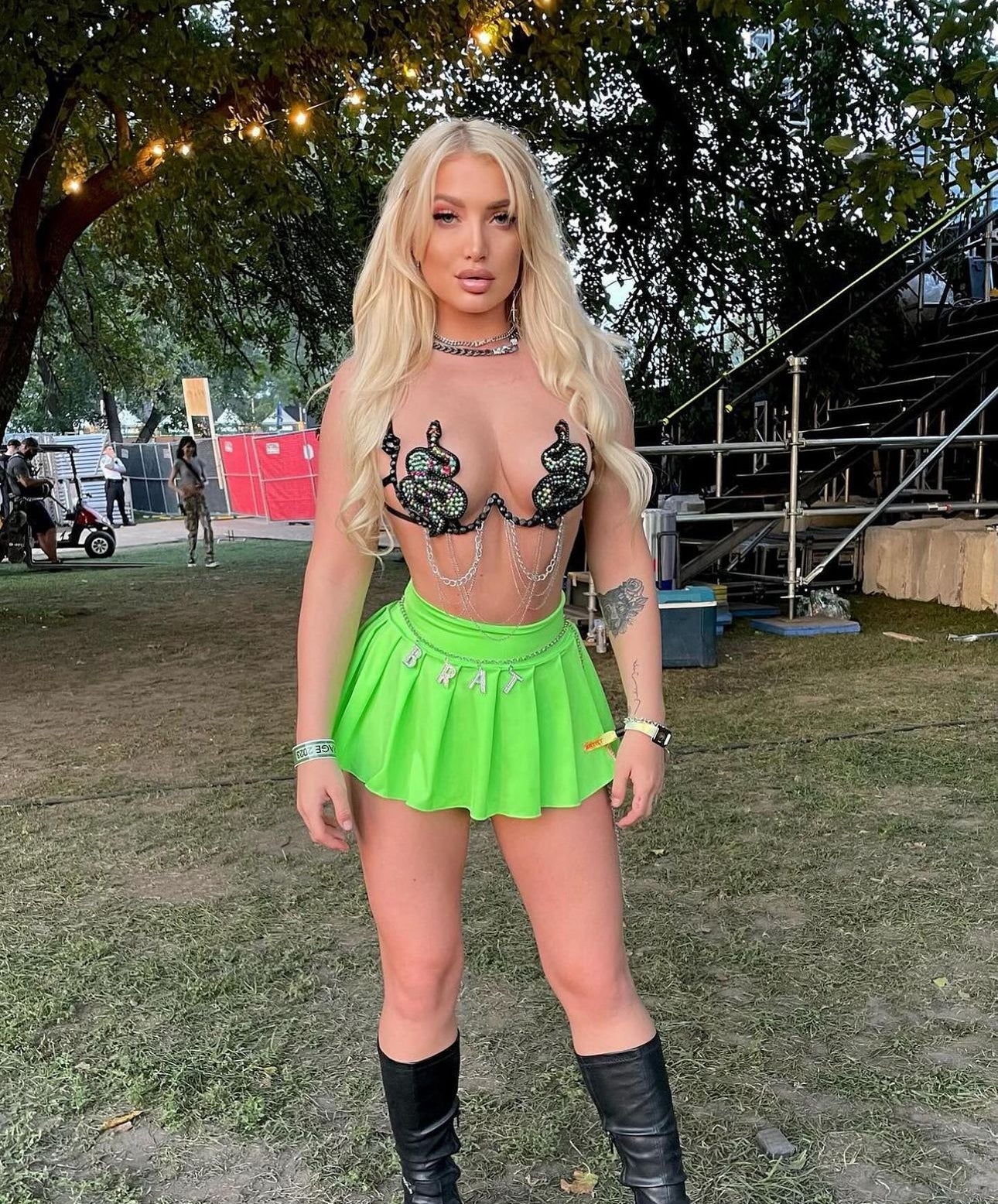 Snake charmer carnival set