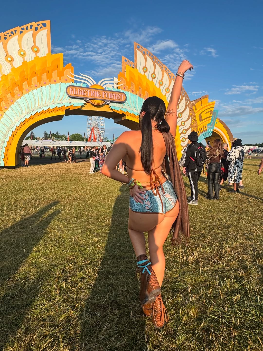 Snakeskin hot pants festie set