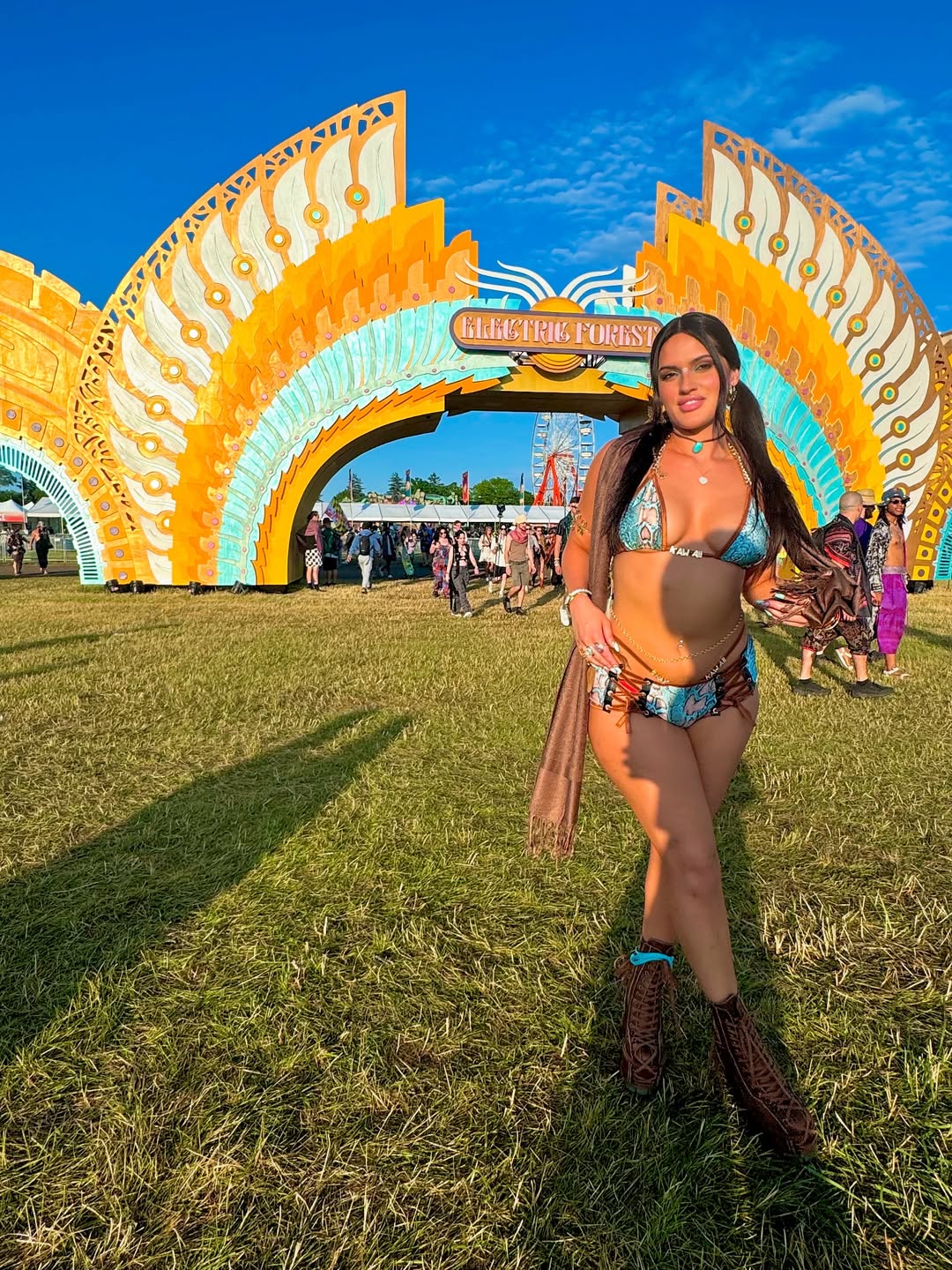 Snakeskin hot pants festie set